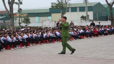  Thượng úy Hoàng Văn Bé, người cán bộ Đoàn “Miệng nói, tay làm”