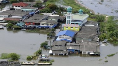  Nước lũ chọc thủng sân bay Don Muang- Bangkok 