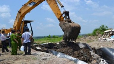  Lập lờ chất thải nguy hại